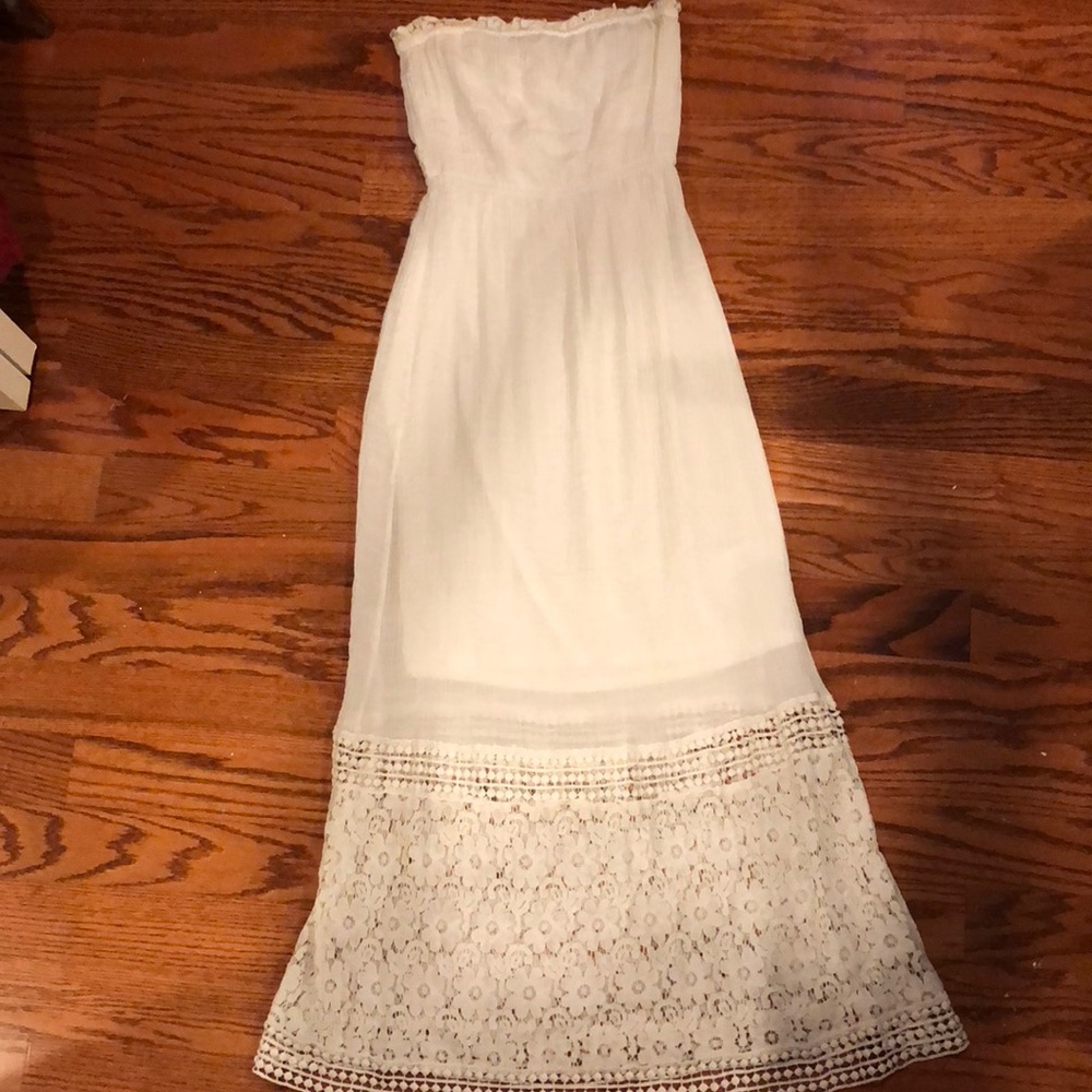 Umgee white strapless lace maxi dress